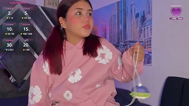 Snapshot of lizzylizzy4 chatting on 10-31-25, 04:02 lizzylizzy4 online show from 10-31-25, 04:02