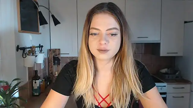 Snapshot of BuffyxLUST chatting on 10-21-25, 07:20 BuffyxLUST online show from 10-21-25, 07:20