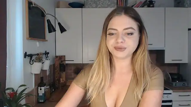 Snapshot of BuffyxLUST chatting on 10-23-25, 08:02 BuffyxLUST online show from 10-23-25, 08:02