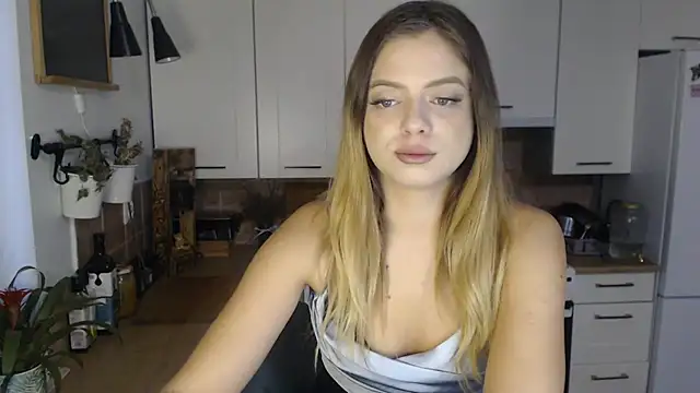 Snapshot of BuffyxLUST chatting on 12-04-25, 08:23 BuffyxLUST online show from 12-04-25, 08:23