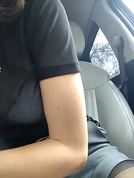 YOURLIKAA online show from 04-17-26, 06:38