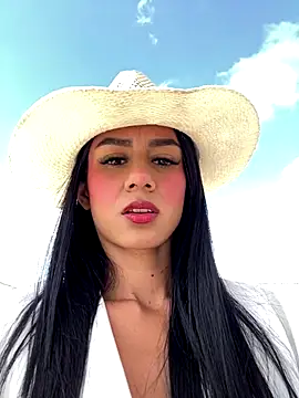 Juliana Xander online show from 12-15-25, 02:21