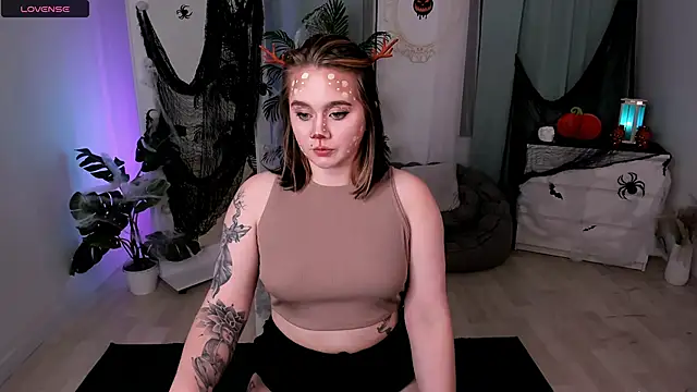 lunaalli online show from 10-28-25, 04:09