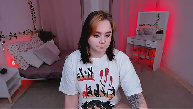 lunaalli online show from 11-10-25, 04:17