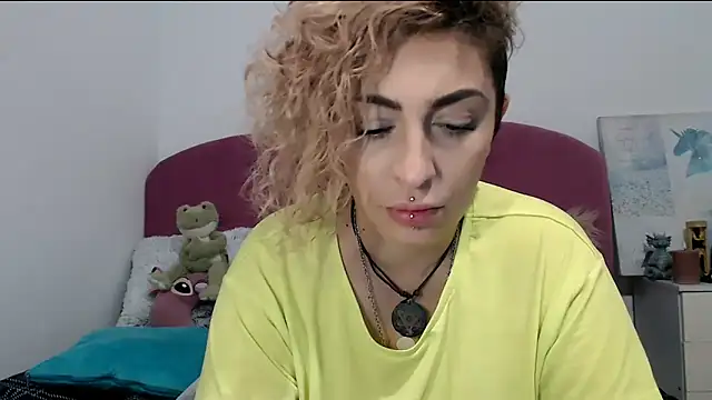 Snapshot of AAARUNY chatting on 09-24-25, 12:41 AAARUNY online show from 09-24-25, 12:41