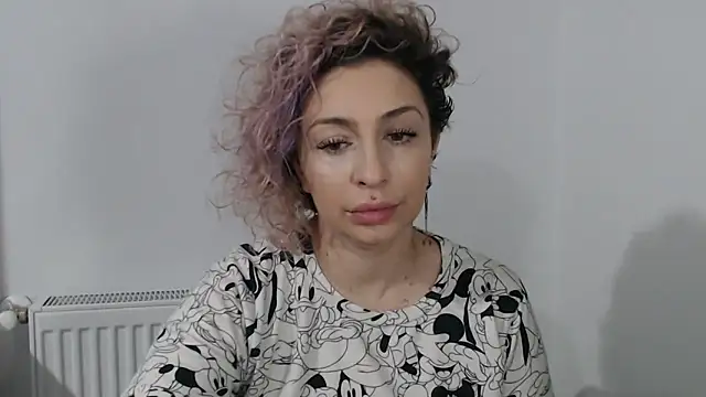 Snapshot of AAARUNY chatting on 02-22-26, 04:38 AAARUNY online show from 02-22-26, 04:38