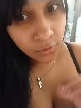 Snapshot of srtsara chatting on 12-19-25, 12:23 srtsara online show from 12-19-25, 12:23