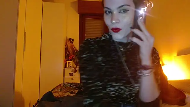 Snapshot of refem9 chatting on 12-20-25, 10:17 refem9 online show from 12-20-25, 10:17