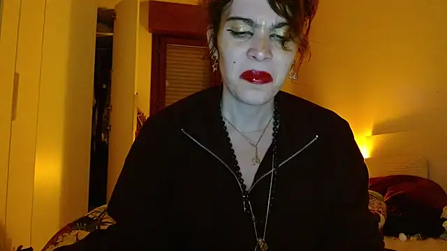 Snapshot of refem9 chatting on 12-22-25, 07:00 refem9 online show from 12-22-25, 07:00