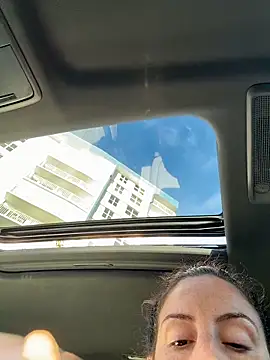 Snapshot of sweetsirenn chatting on 12-18-25, 01:28 sweetsirenn online show from 12-18-25, 01:28