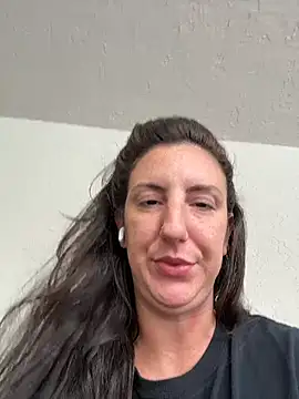 Snapshot of sweetsirenn chatting on 02-05-26, 04:11 sweetsirenn online show from 02-05-26, 04:11