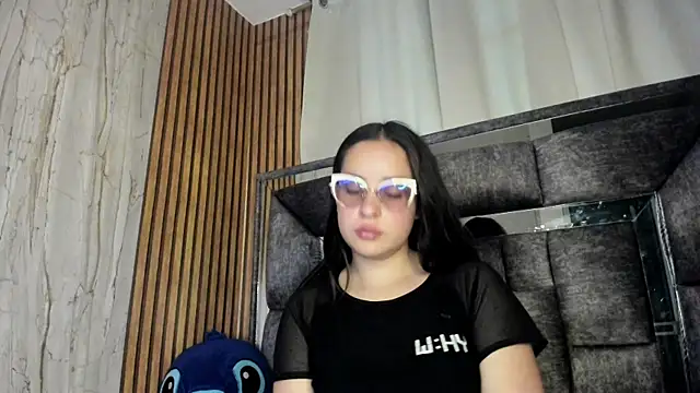 Snapshot of Cherry__Hot chatting on 10-24-25, 10:17 Cherry Hot online show from 10-24-25, 10:17