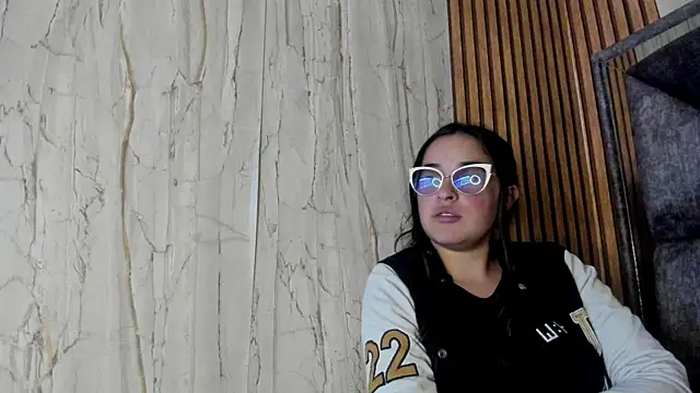 Snapshot of Cherry__Hot chatting on 11-26-25, 05:41 Cherry Hot online show from 11-26-25, 05:41