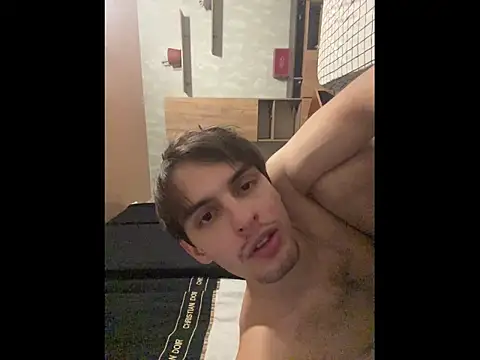 Snapshot of elliot_scott chatting on 12-15-25, 06:56 elliot scott online show from 12-15-25, 06:56