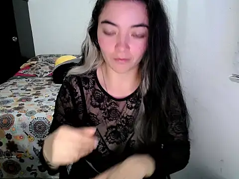 Snapshot of Came-II chatting on 12-17-25, 05:13 Came-II online show from 12-17-25, 05:13