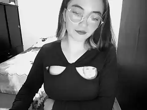 Snapshot of Came-II chatting on 02-18-26, 02:07 Came-II online show from 02-18-26, 02:07