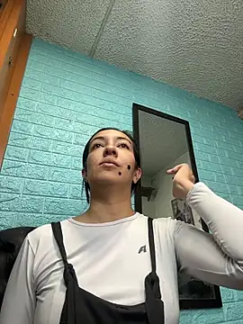 SALOME KORLAND online show from 11-24-25, 01:11