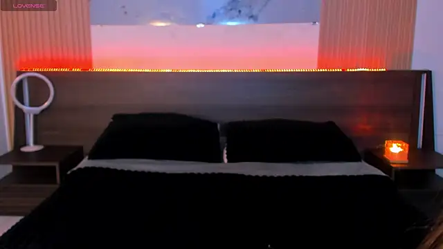 Snapshot of samanthaa_moon chatting on 06-27-26, 08:36 samanthaa moon online show from 06-27-26, 08:36