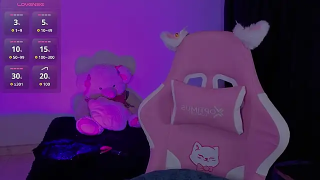 Gaby  Howards online show from 11-21-25, 09:02