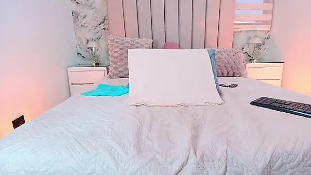 celeste moonx online show from 11-18-25, 03:16