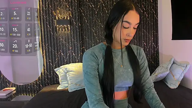 ZOETTAYLOR online show from 10-28-25, 09:06