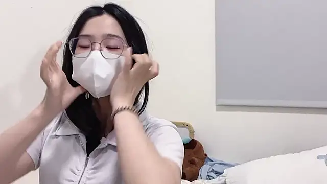 LHeart online show from 12-15-25, 01:48