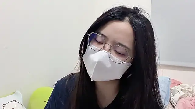 Snapshot of LHeart chatting on 04-28-26, 02:00 LHeart online show from 04-28-26, 02:00