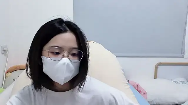 Snapshot of LHeart chatting on 06-06-26, 02:11 LHeart online show from 06-06-26, 02:11