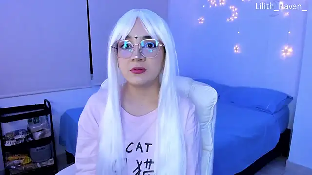 Snapshot of Lilith_Raven_ chatting on 09-17-25, 03:19 Lilith Raven online show from 09-17-25, 03:19