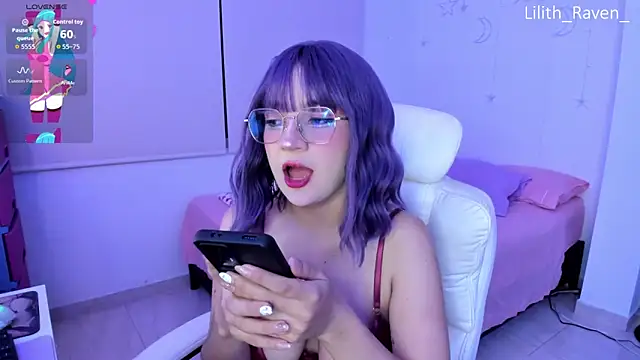 Snapshot of Lilith_Raven_ chatting on 10-24-25, 03:14 Lilith Raven online show from 10-24-25, 03:14