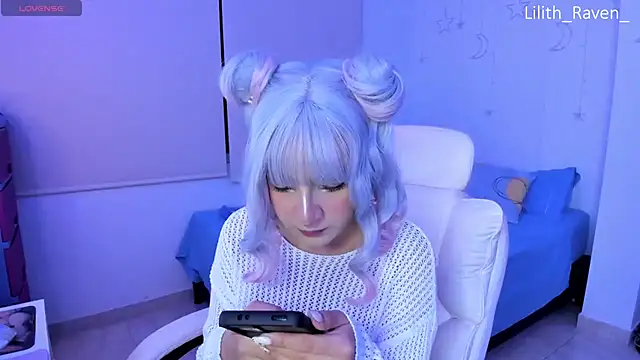 Snapshot of Lilith_Raven_ chatting on 10-27-25, 03:43 Lilith Raven online show from 10-27-25, 03:43