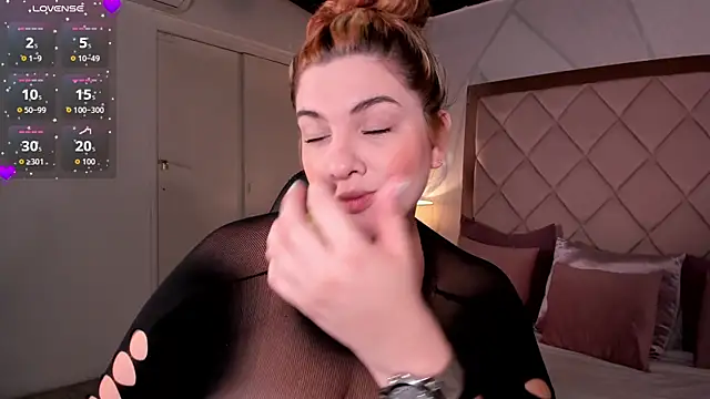 Snapshot of anabelle_clark chatting on 10-16-25, 11:55 anabelle clark online show from 10-16-25, 11:55