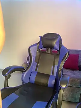 Snapshot of antonelaXantonysex chatting on 12-17-25, 06:03 antonelaXantonysex online show from 12-17-25, 06:03