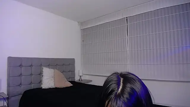 Stephany Rodriguez online show from 10-18-25, 03:02