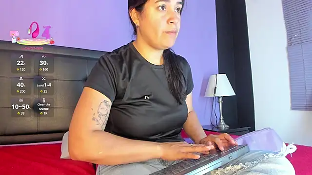 Snapshot of GreciaFox1 chatting on 04-24-26, 12:29 GreciaFox1 online show from 04-24-26, 12:29