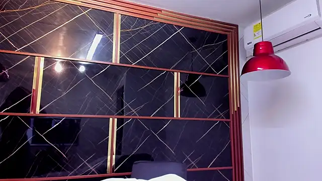 HannyThompson online show from 10-19-25, 12:39