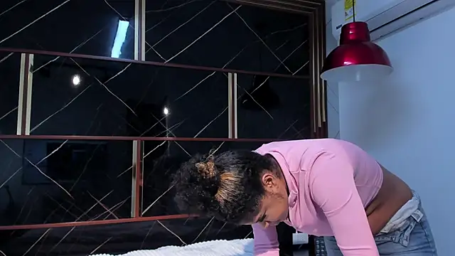 HannyThompson online show from 10-24-25, 12:12