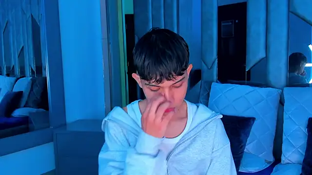 Sebax Young online show from 09-17-25, 04:14