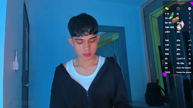 Sebax Young online show from 10-28-25, 04:16