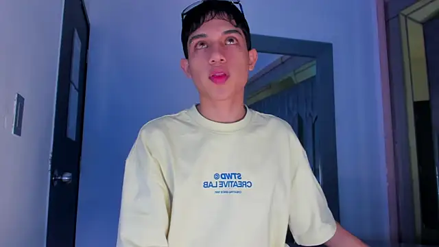 Snapshot of Sebax_Young chatting on 05-20-26, 09:10 Sebax Young online show from 05-20-26, 09:10