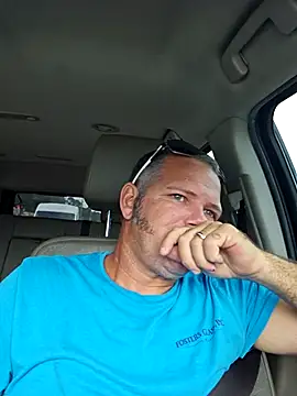 cubanitofeliz40 online show from 10-28-25, 08:55