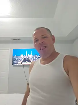 Snapshot of cubanitofeliz40 chatting on 05-19-26, 06:14 cubanitofeliz40 online show from 05-19-26, 06:14