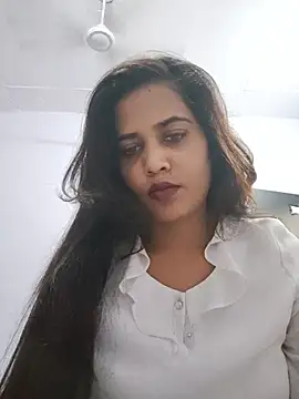 Snapshot of cute_radhikaa chatting on 06-26-26, 05:12 cute radhikaa online show from 06-26-26, 05:12