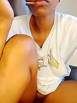 Snapshot of SeffieLucy chatting on 11-22-25, 04:11 SeffieLucy online show from 11-22-25, 04:11