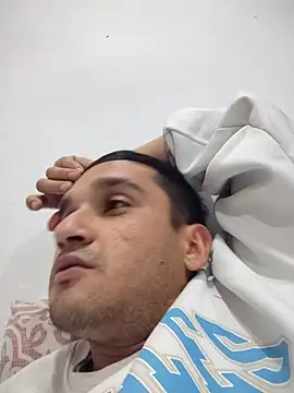 Snapshot of DOEBUY66 chatting on 09-18-25, 01:51 DOEBUY66 online show from 09-18-25, 01:51