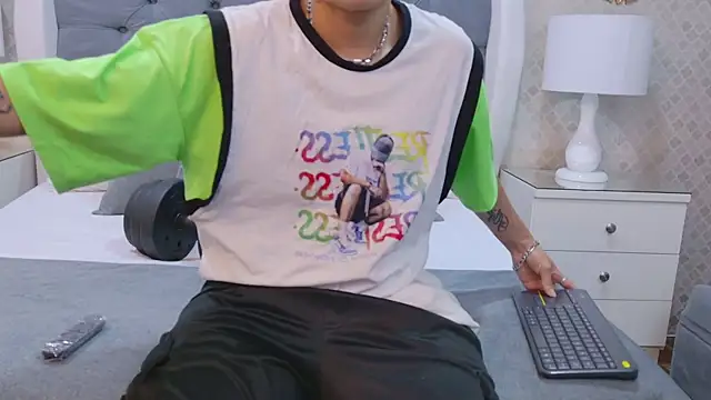 ZoeKrug online show from 09-27-25, 12:10