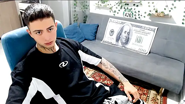 Snapshot of santii_ss chatting on 02-06-26, 12:04 santii ss online show from 02-06-26, 12:04