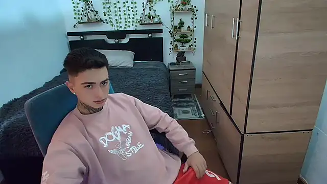 santii ss online show from 04-15-26, 03:52