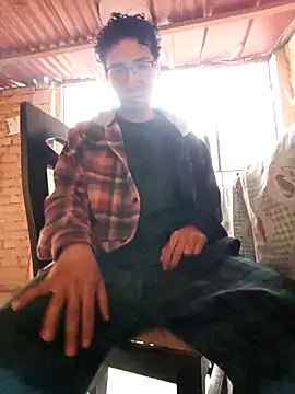 LecheDeSoya666 online show from 11-01-25, 09:39