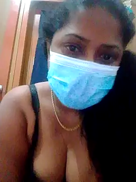 Snapshot of boosypussy chatting on 04-30-26, 11:31 boosypussy online show from 04-30-26, 11:31
